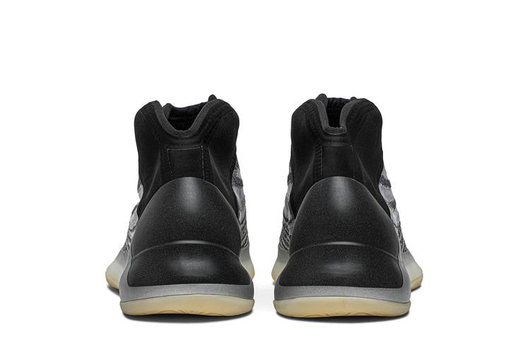 Adidas Yeezy Qntm Lifestyle Model