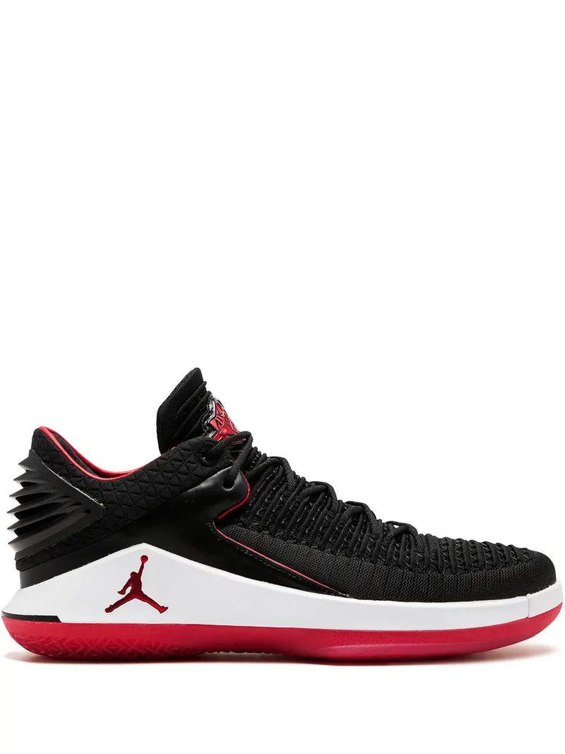 Air Jordan 32 low-top sneakers