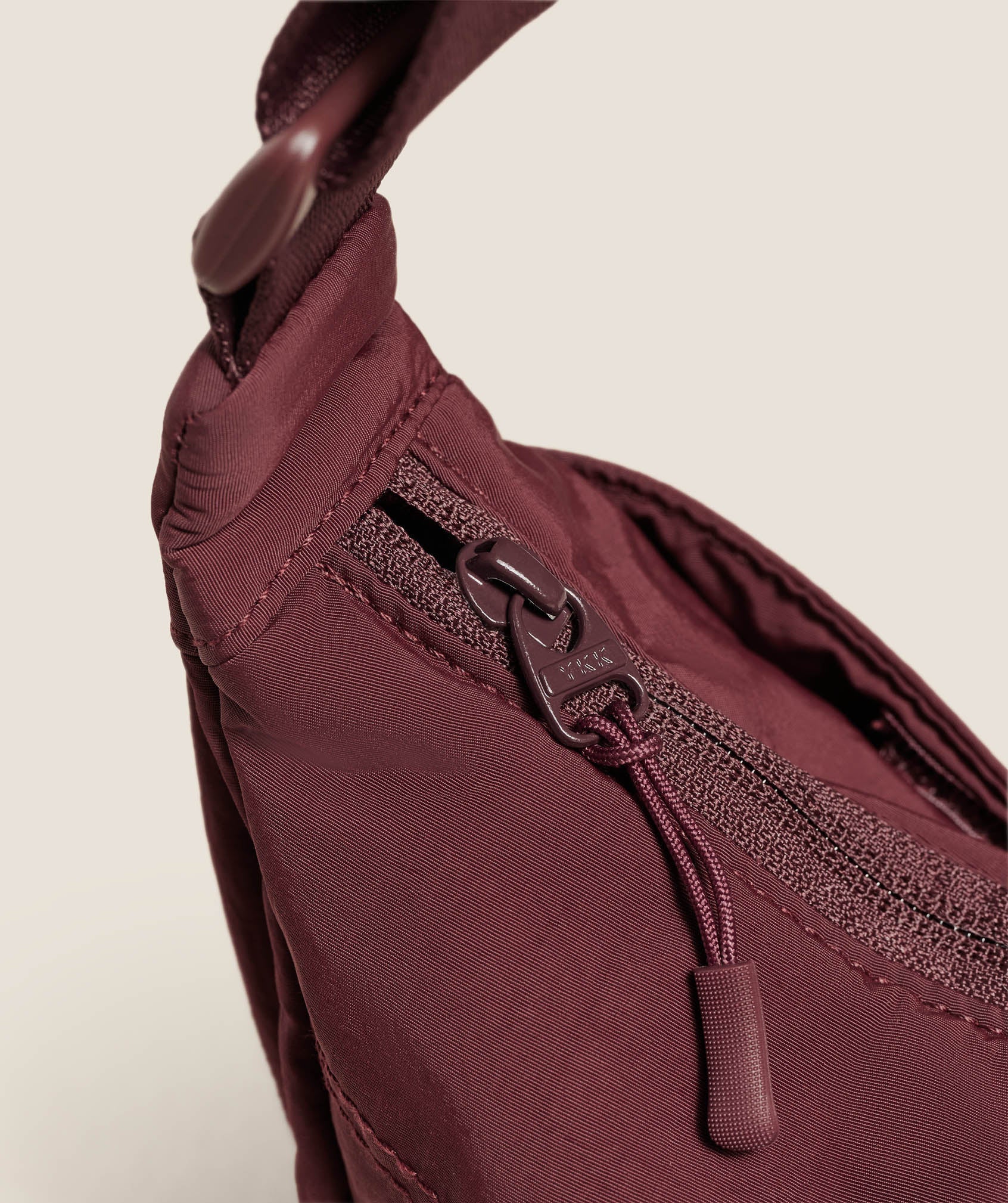 Women's Gymshark Pleat Crossbody Rich Maroon
