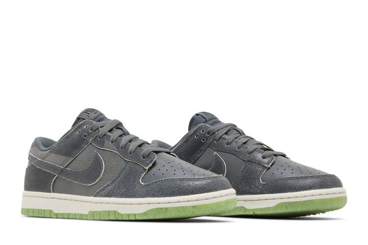 Nike Dunk Low SE Halloween Cauldron