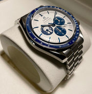 Omega Speedmaster Professional Moonwatch'Silver Snoopy Award' NEW Complete Set +Bracelet & Stickers | 50th Anniversary Ed