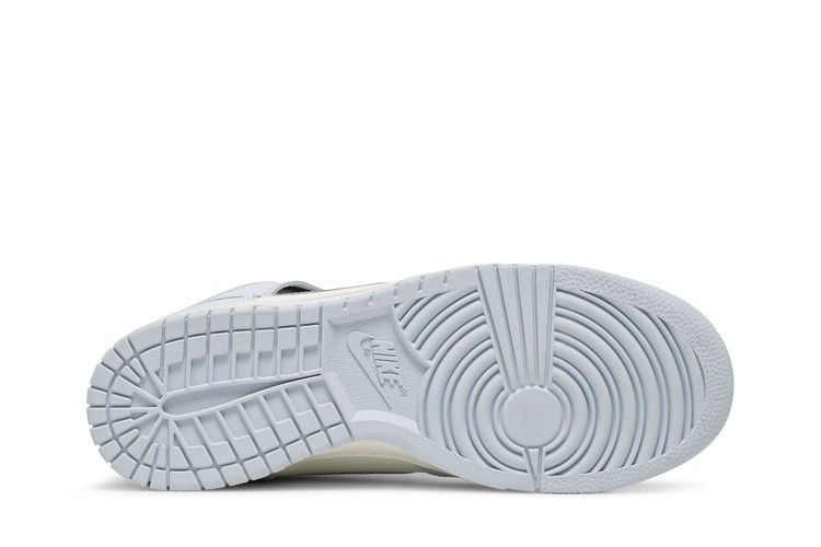 Wmns Dunk High Football Grey